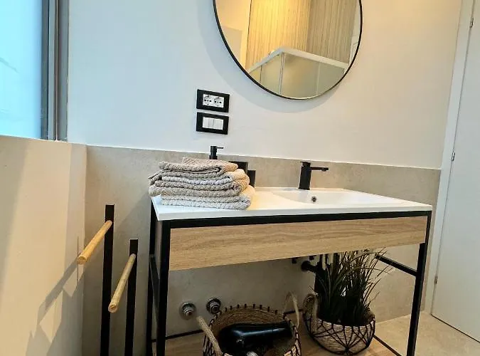 The Place * בולוניה