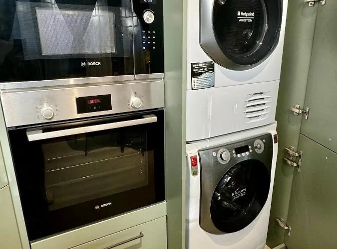 The Place * בולוניה